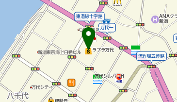 ジーユーラブラ万代店の地図画像